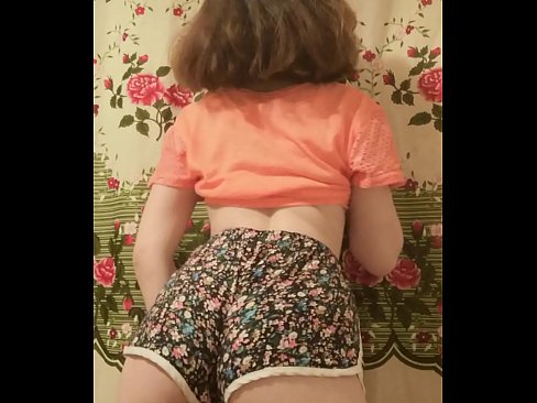 ❤️ دختر جوان سکسی که شورتش را جلوی دوربین در می آورد فیلم جنسی در ما ❌️❤